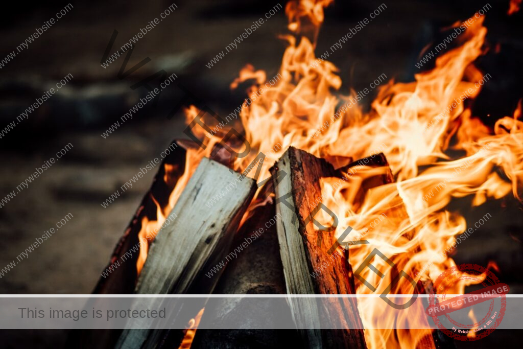 Photo Campfire storytelling