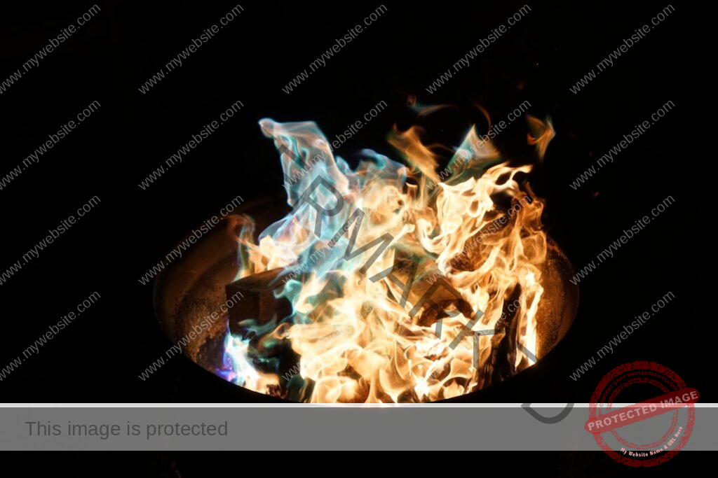 Photo Campfire gathering